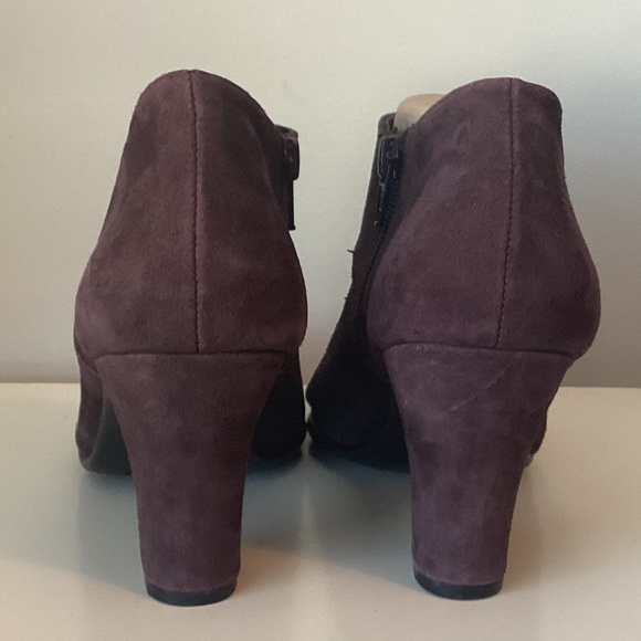 Aerosoles Roled Oats Mary Jane Pumps in Dark Purple Suede - 7M - Picture 5 of 8
